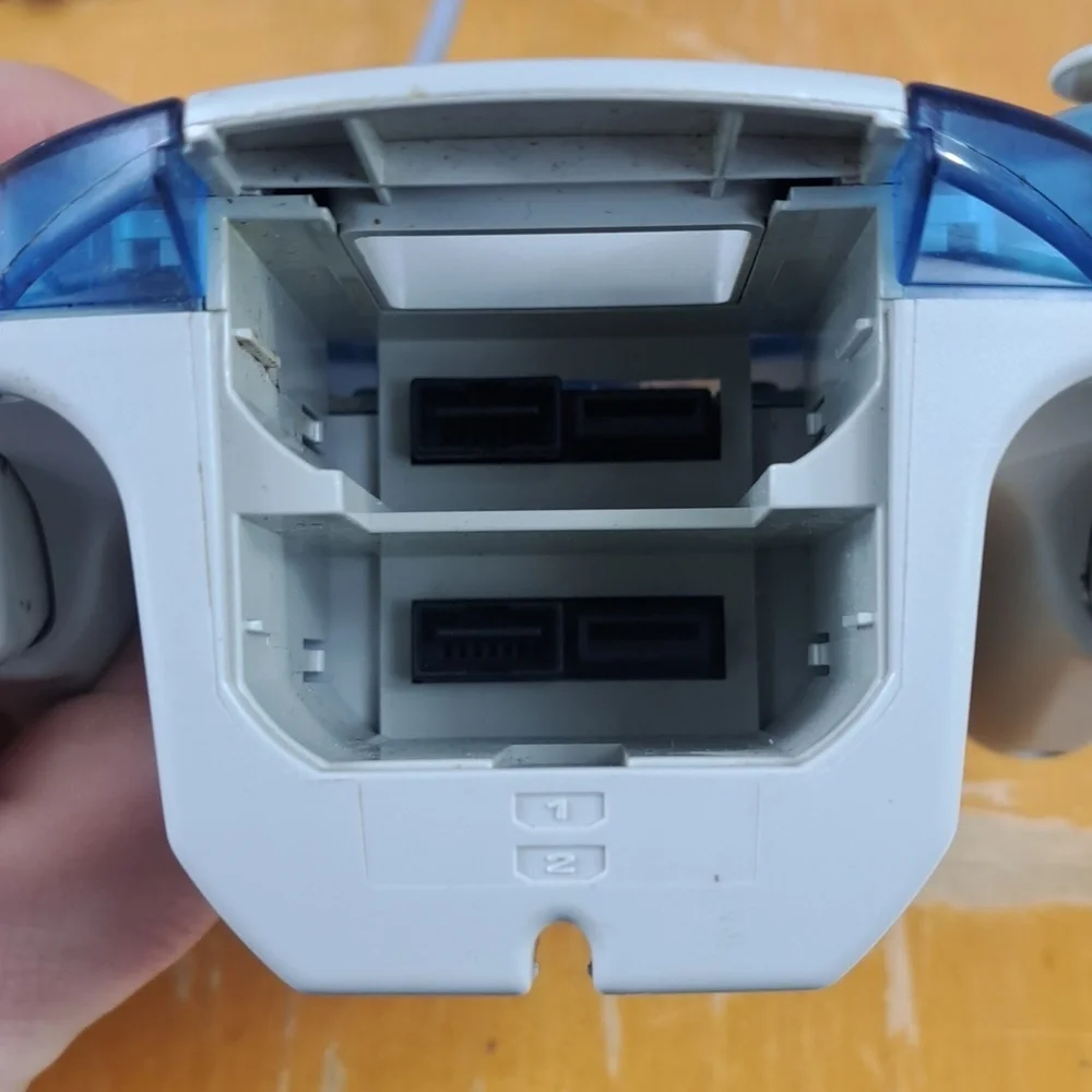 2 Vintage Sega Dreamcast OEM controllers White & Blue Ocean Clear # HKT-700 test